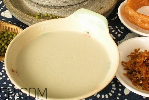 豆汁兒是什么做的？豆汁兒是什么味道