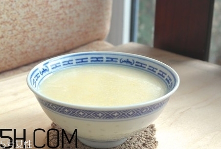 豆汁是堿性還是酸性？豆汁和豆?jié){有什么區(qū)別