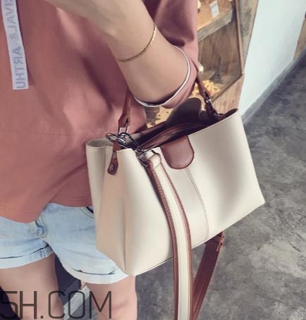 白色包包被衣服染色了怎么辦？白色包包染色怎么去除？