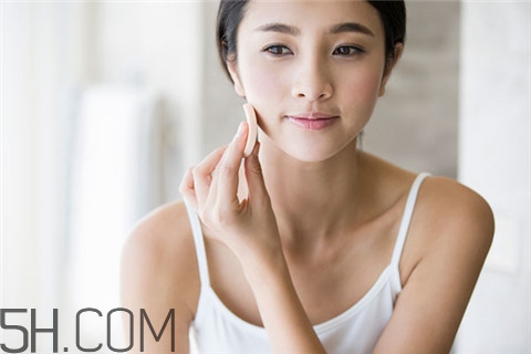 青春痘會(huì)傳染嗎？青春痘能根治嗎？