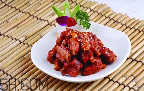 做糖醋排骨煮多長(zhǎng)時(shí)間？酸甜排骨和糖醋排骨有什么區(qū)別