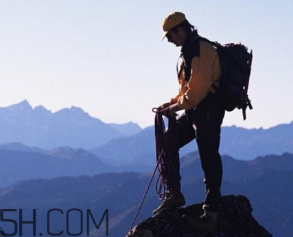 登山鞋什么牌子好？登山鞋與徒步鞋的區(qū)別