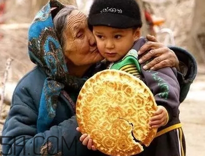 馕有營養(yǎng)嗎？維族人吃馕為啥要分開吃