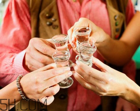 身上有傷口能喝酒嗎？喝酒會(huì)影響傷口愈合嗎？