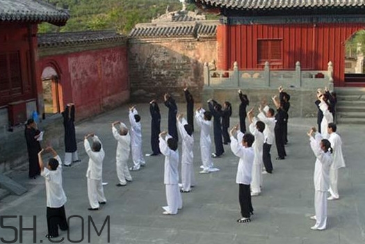 八段錦不適合什么人？八段錦的功效與作用