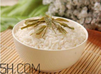 茶葉水煮飯有什么好處？茶葉水怎么煮飯