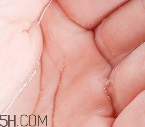 esthe dew爽膚水哪個(gè)顏色好？esthe dew化妝水不同顏色區(qū)別