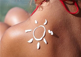 丸美防曬霜的價格是多少？spf50的防曬霜傷皮膚嗎？