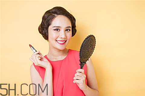 烤瓷牙為什么會出臭味？烤瓷牙為什么那么貴？