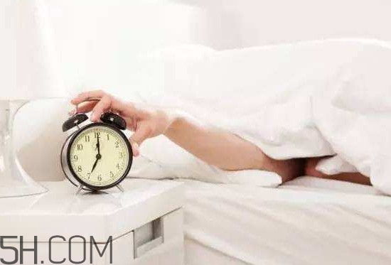 睡眠不足會(huì)有什么影響？長(zhǎng)期睡眠不足是指多少時(shí)間以上