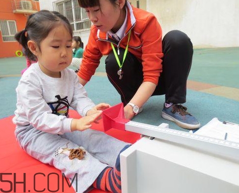坐位體前屈滿分多少？坐位體前屈摸不到腳怎么辦