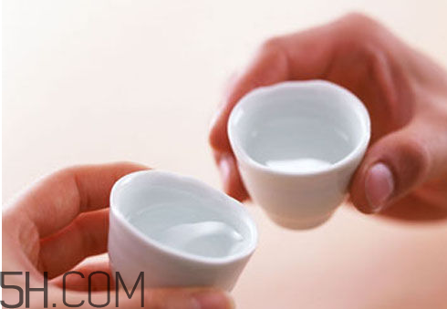 洗發(fā)水怎么區(qū)分酸堿性？防掉發(fā)的最好方法