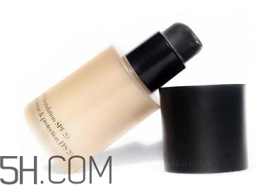 女生怎樣學(xué)會(huì)快速化妝？新手化妝需要的基本用品