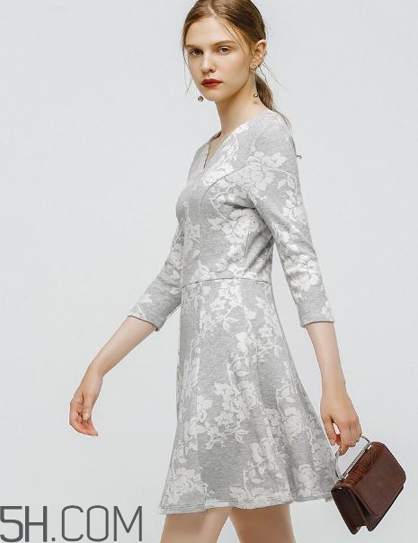 max co衣服貴嗎？max co衣服什么價(jià)位？