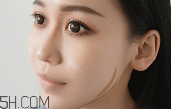 秋冬適合什么妝容？怎樣涂口紅好看？