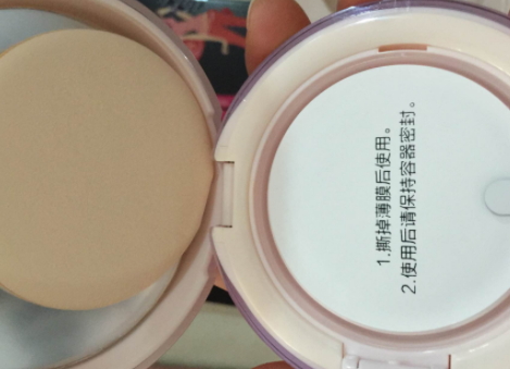 卡姿蘭氣墊cc和瑪麗黛佳哪個(gè)好？對(duì)比