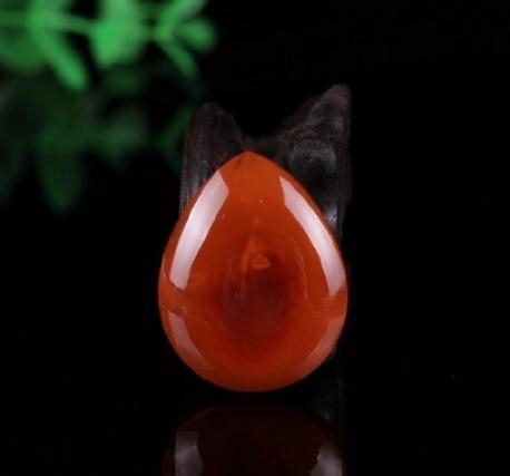 南紅瑪瑙可以泡水嗎？南紅瑪瑙能沾水嗎？