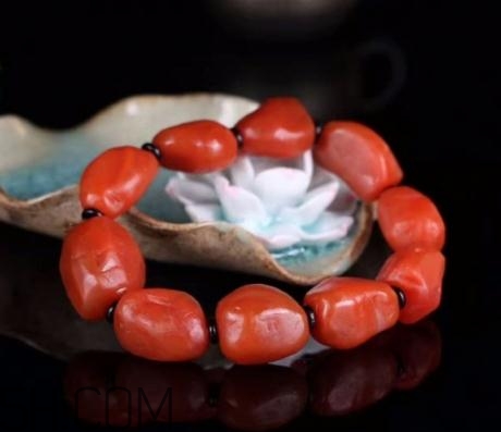 南紅瑪瑙會越戴越紅嗎？南紅瑪瑙會越戴越亮嗎？