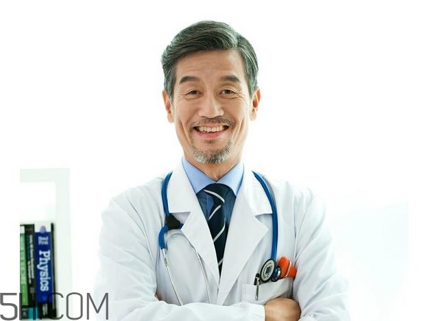冠心病為什么會(huì)惡心？冠心病為什么左手會(huì)麻？