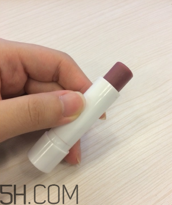 balea櫻桃潤唇膏好用嗎？balea櫻桃潤唇膏多少錢？