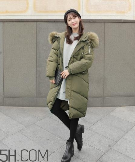 軍綠色羽絨服怎么搭配？軍綠色羽絨服搭配圖片