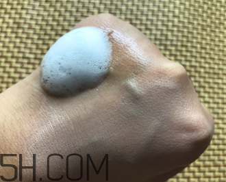 絲塔芙泡沫潔面乳怎么用？泡沫潔面乳用法