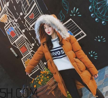 羽絨服用什么洗滌劑？洗羽絨服用洗衣粉還是洗衣液？