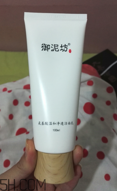 御泥坊洗面奶是皂基嗎？御泥坊洗面奶怎么用？