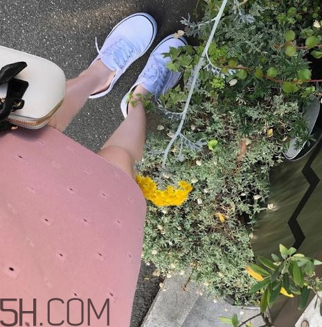 帆布鞋能光腳穿嗎？帆布鞋可以墊增高墊嗎？