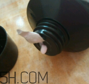 雅芳小黑裙香體乳怎么樣？雅芳小黑裙香體乳好用嗎？