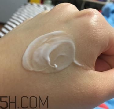 露得清身體乳怎么樣？露得清身體乳好用嗎？
