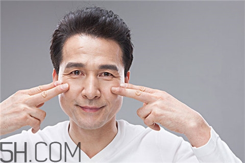 蕁麻疹為什么晚上嚴重？蕁麻疹為什么越抓越多？