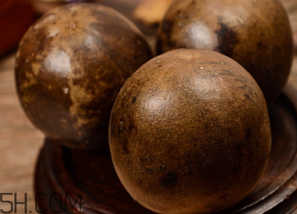 羅漢果泡水喝有什么好處？經(jīng)常用羅漢果泡水喝有什么壞處