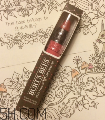 小蜜蜂唇膏筆多少錢？小蜜蜂唇膏筆很貴嗎？