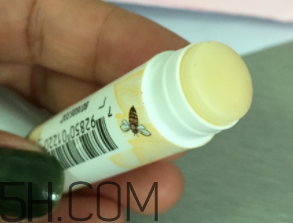 小蜜蜂細(xì)致修護唇膏怎么樣？好用嗎？