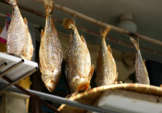 如何去除咸魚(yú)的腥味？咸魚(yú)一般要蒸多久時(shí)間