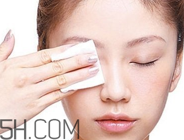 卸妝油和卸妝濕巾哪個(gè)好用？卸妝膏和卸妝油哪個(gè)好用？