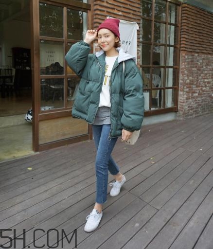 綠色羽絨服怎么搭配？綠色羽絨服搭配圖片