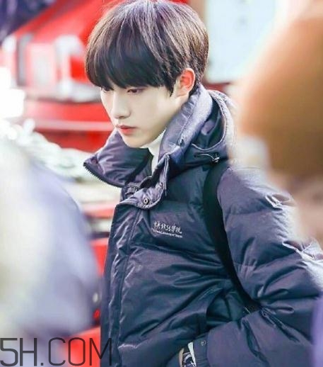中戲羽絨服多少錢？中戲羽絨服怎么買？
