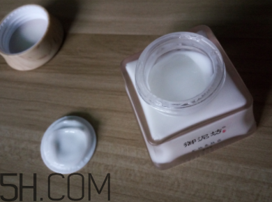 御泥坊礦物養(yǎng)膚霜怎么樣？御泥坊礦物養(yǎng)膚霜好用嗎？