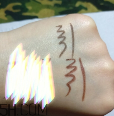 稚優(yōu)泉眼線膠筆好用嗎？稚優(yōu)泉眼線膠筆和眼線液筆哪個(gè)好