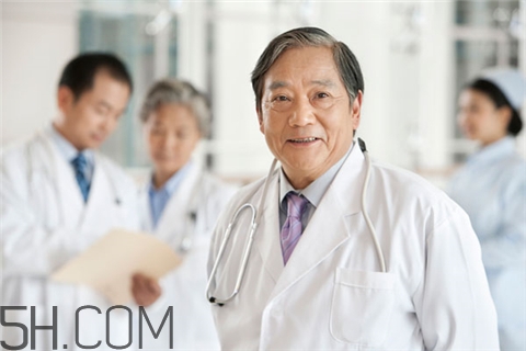 牙周炎吃頭孢有用嗎？牙周炎吃維生素c有用嗎？