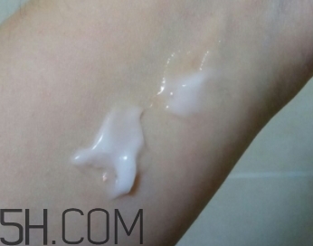 稚優(yōu)泉凍乳是什么？稚優(yōu)泉深海精靈保濕凍乳怎么用
