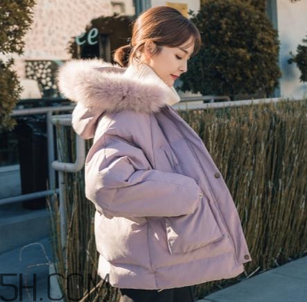 面包服是羽絨服嗎？面包服和羽絨服的區(qū)別