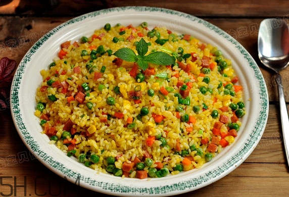 蛋炒飯和揚(yáng)州炒飯有什么區(qū)別？蛋炒飯是發(fā)物嗎
