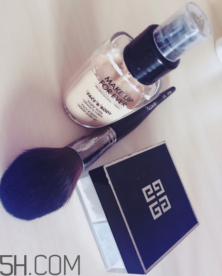 make up forever水粉霜好用嗎？make up forever水粉霜多少錢？