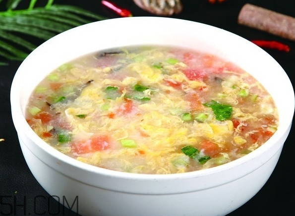 疙瘩湯是用什么面粉做的？疙瘩湯加入面粉的水是熱水還是冷水