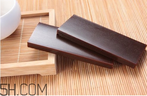 東阿阿膠是什么做的？東阿阿膠和福牌阿膠的區(qū)別