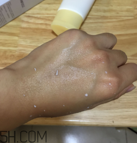 一葉子去角質(zhì)素怎么樣？一葉子去角質(zhì)素怎么用？