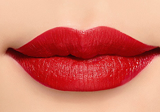 mac ladybug和ruby woo哪個(gè)好看_試色對(duì)比